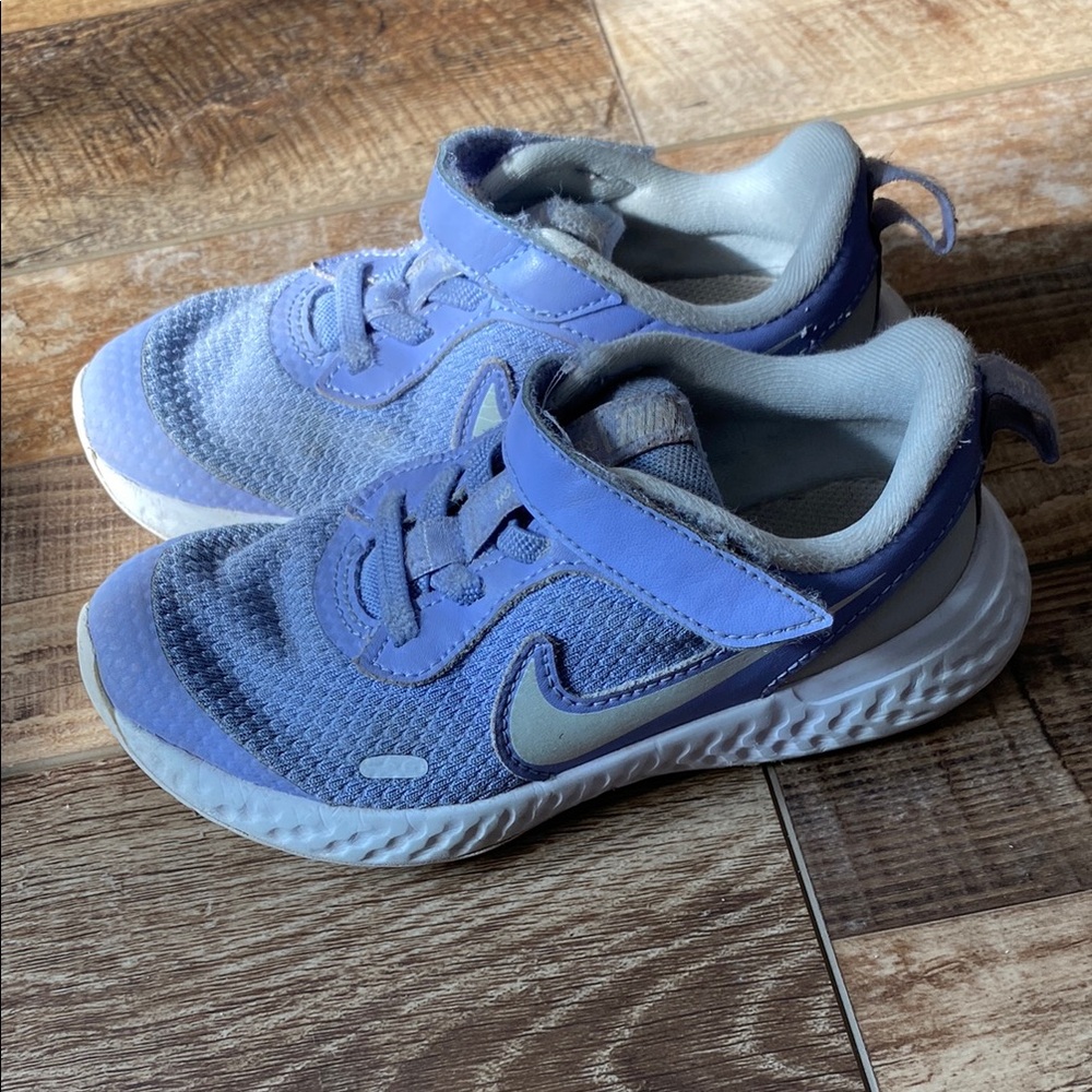 Nike Purple Athletic Sneakers with Mesh Upper